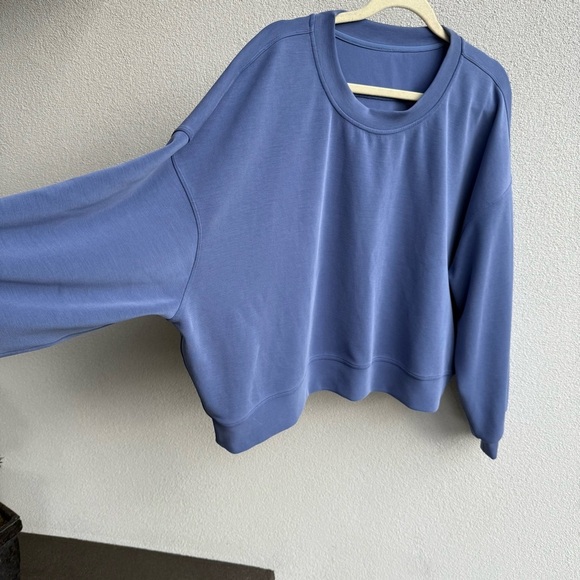 Lululemon Perfectly Oversized Cropped Crew Softstreme Sweatshirt in water drop - Picture 2 of 6
